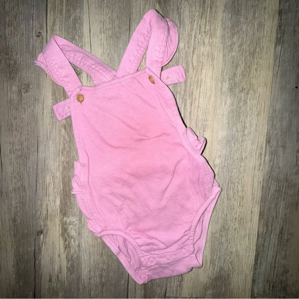 ☀️6/$20☀️ Carter's Pink Baby Romper